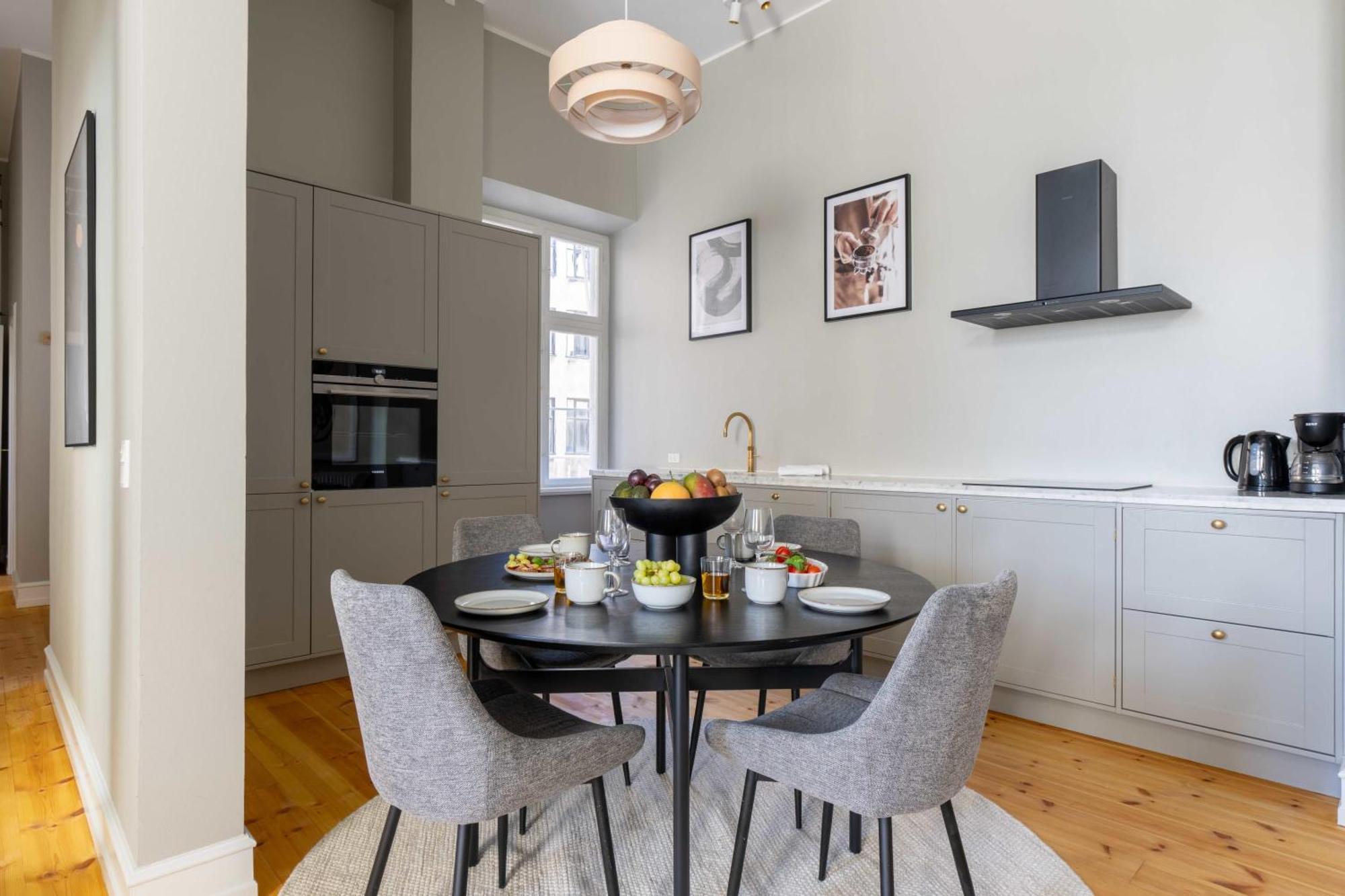 Apartment Centrally Located 3 Bedroom
